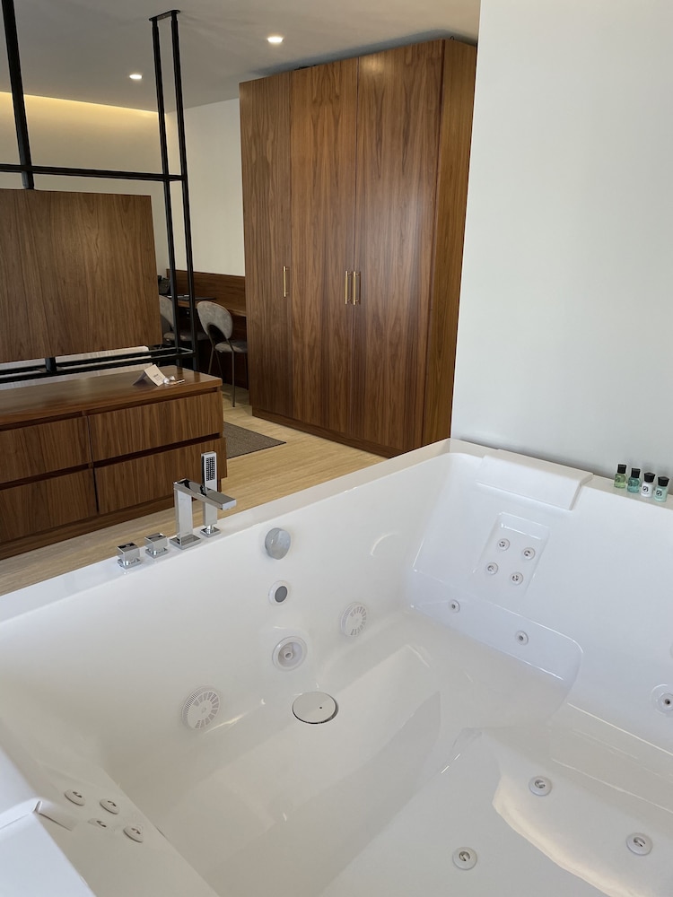 The Duke Boutique Hotel 4/50