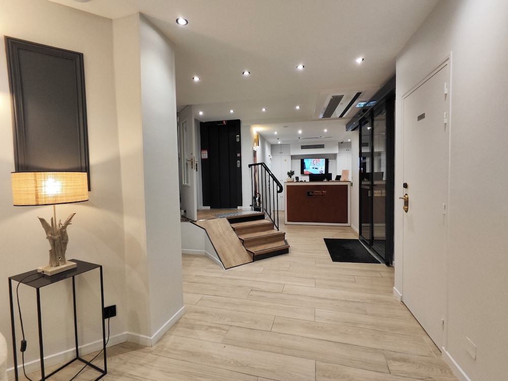 Le 55 Montparnasse Hotel 45/69
