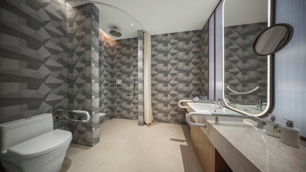 HOLIDAY INN Changchun Jingyue 46/48