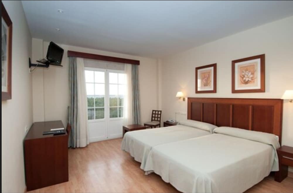 Hotel Santiago Leon 16/50