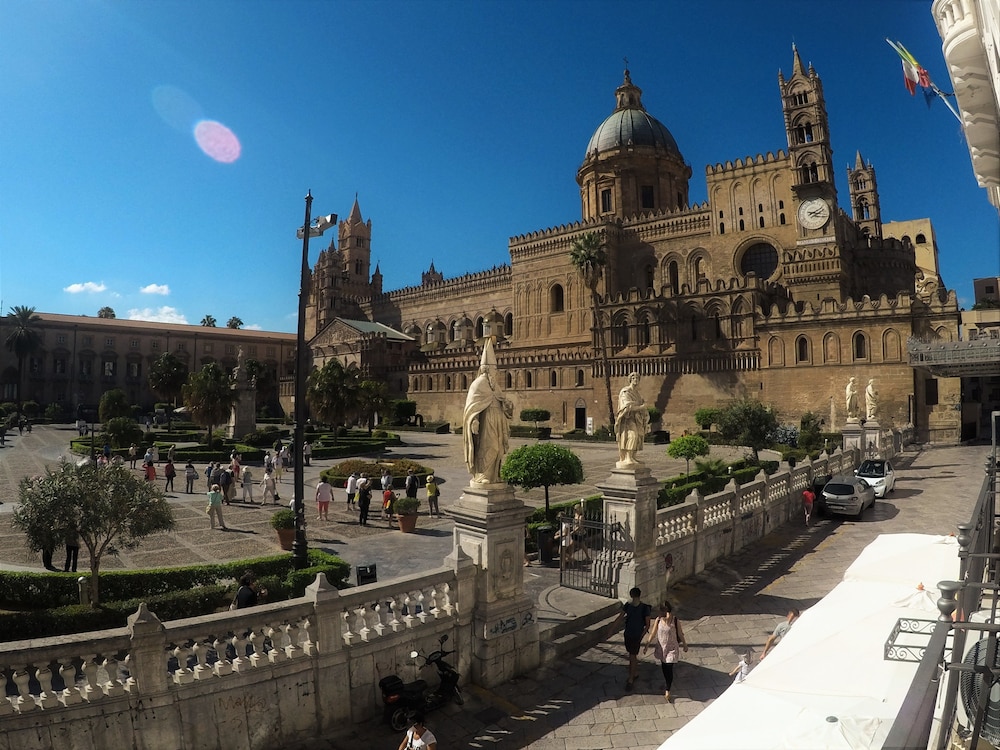 I Vicini Della Cattedrale 26/32