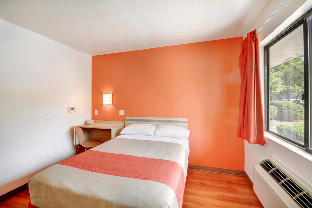Motel6 Southington, CT - Hartford 16/43