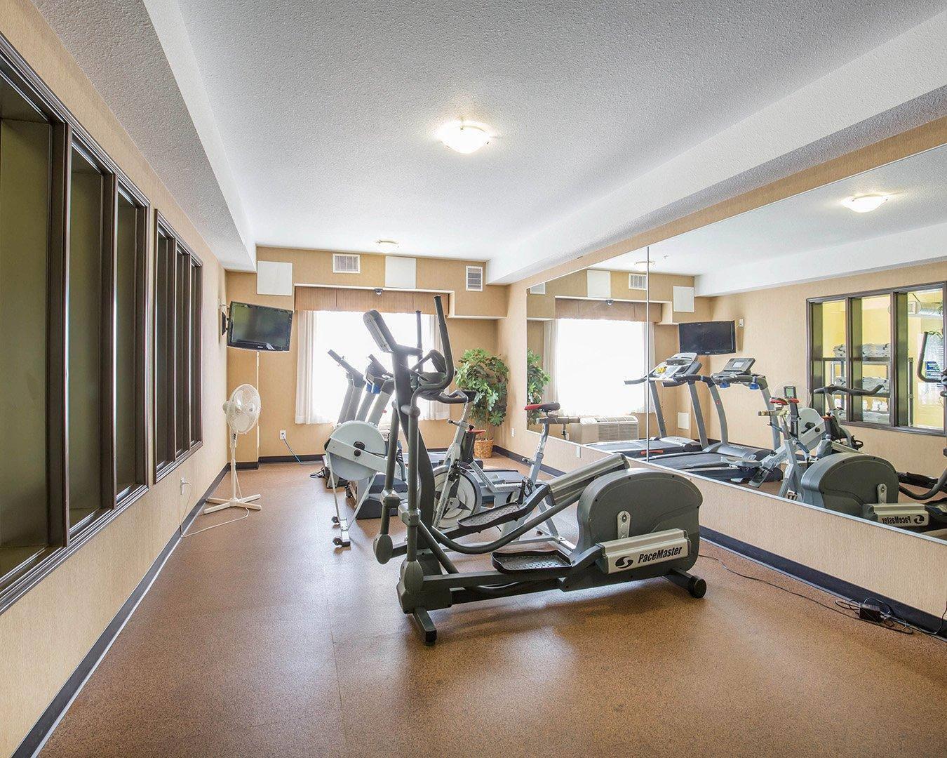 Comfort Inn & Suites Airdrie 8/21