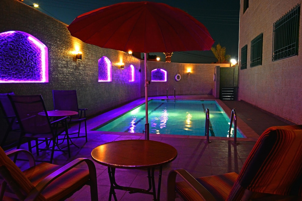 LARSA HOTEL 34/48