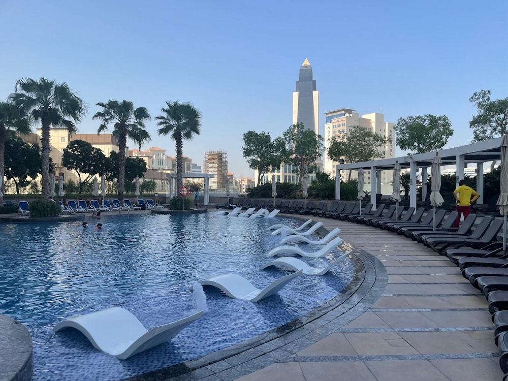 Hyatt Regency Dubai Creek Heights 69/72