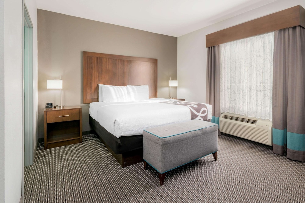La Quinta Inn & Suites by Wyndham Fort Worth Arlington West 19/41