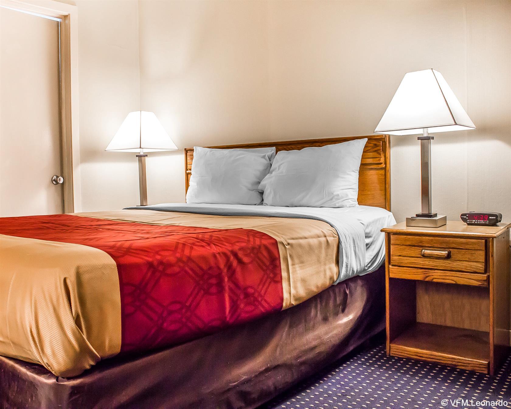 Economy Inn East Hartford CT 29/60