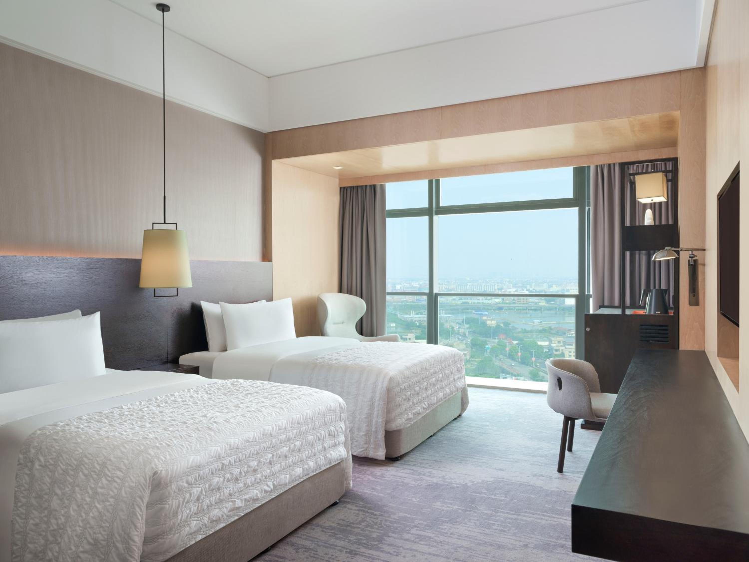 Deluxe, Twin Beds