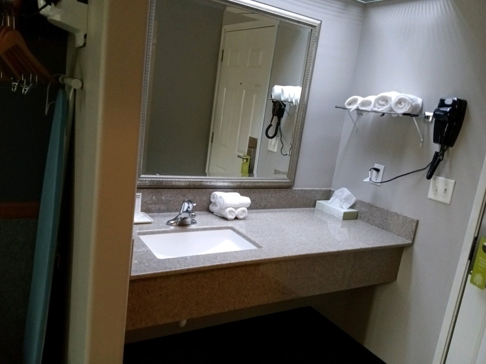 Victorian Inn 52/55