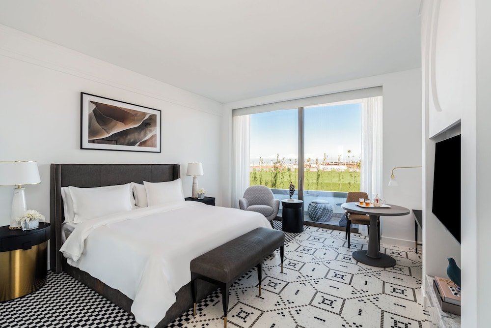 غرفة ديلوكس بسرير كينج بشرفة، Fairmont La Marina Rabat-Salé 3/4