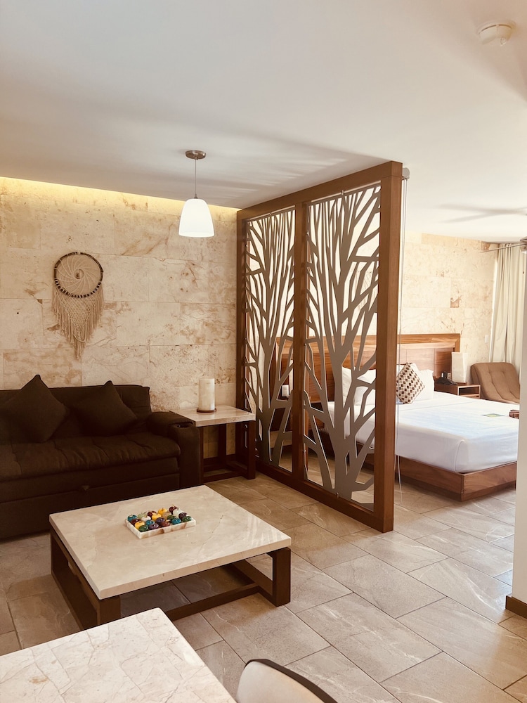 Grand Fifty Suites 29/65