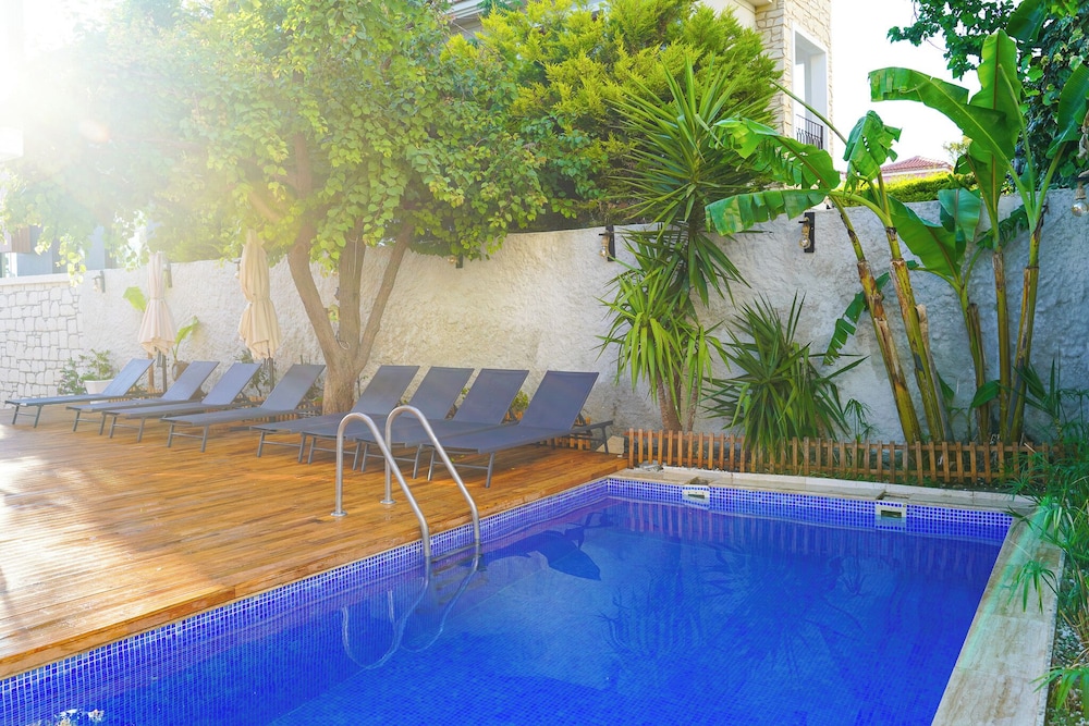 Kekik Alacati Otel 24/50