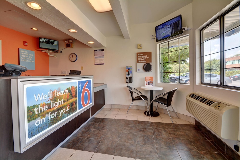 Motel6 Wethersfield, CT - Hartford 49/66