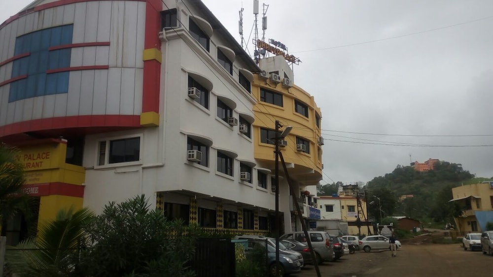 Hotel Dhruv Palace 4/47