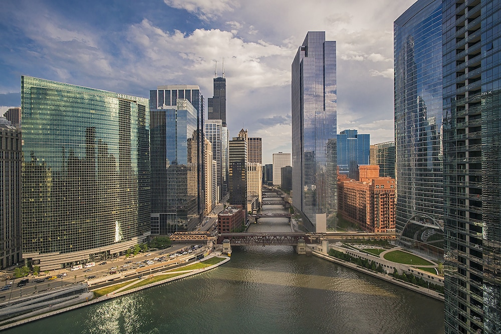 Holiday Inn Chicago Downtown - Wolf Point 39/74