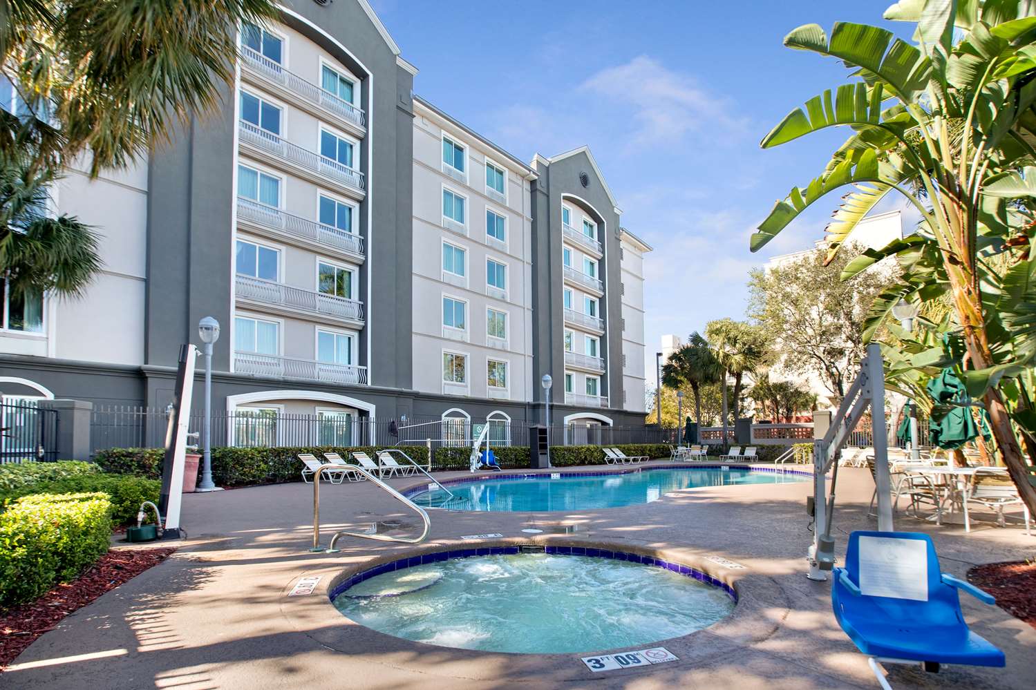 La Quinta Inn & Suites by Wyndham Ft. Lauderdale Airport 2/42