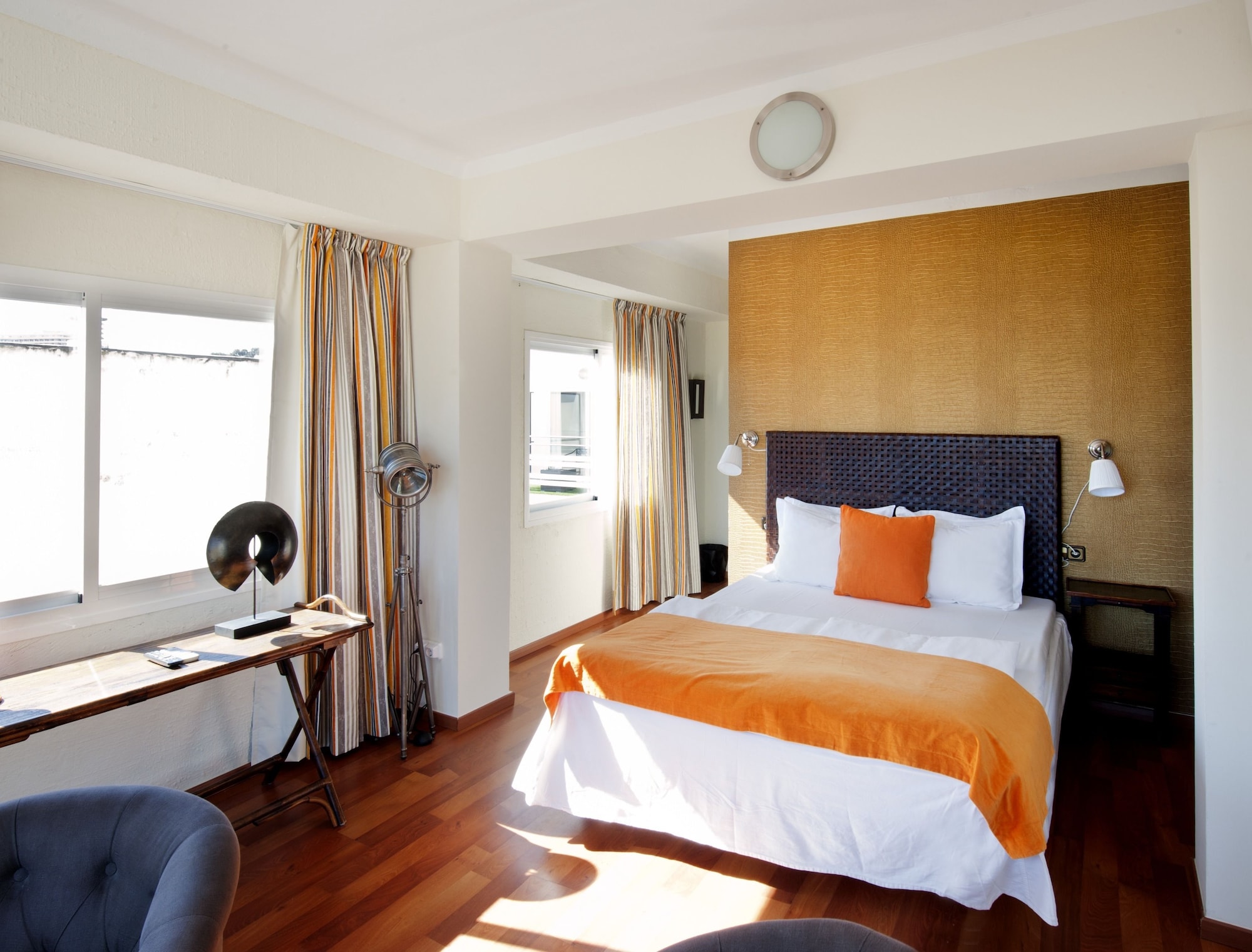 ROOM, DOUBLE BED, LARGE