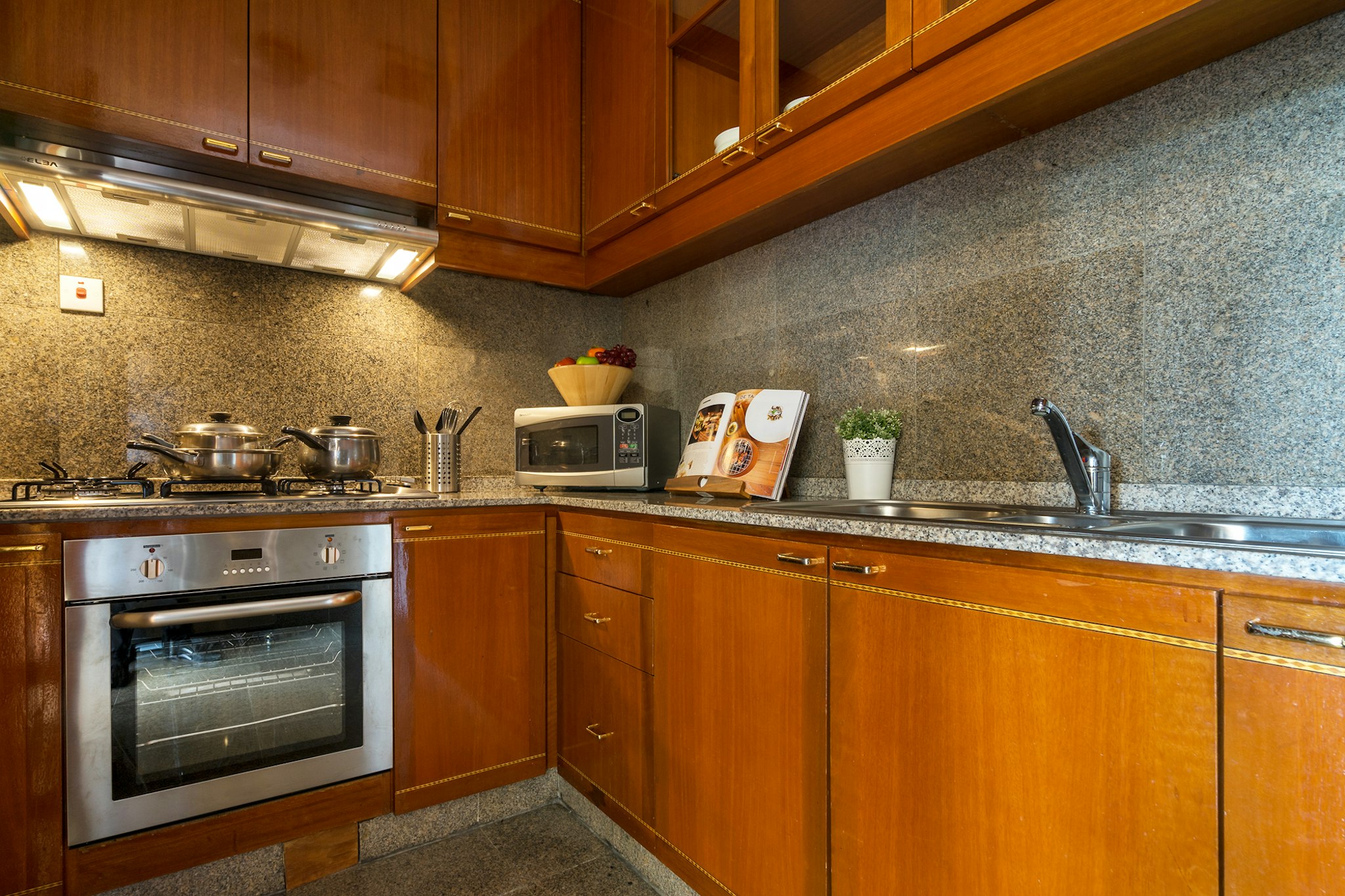 Orchard Parksuites 75/75