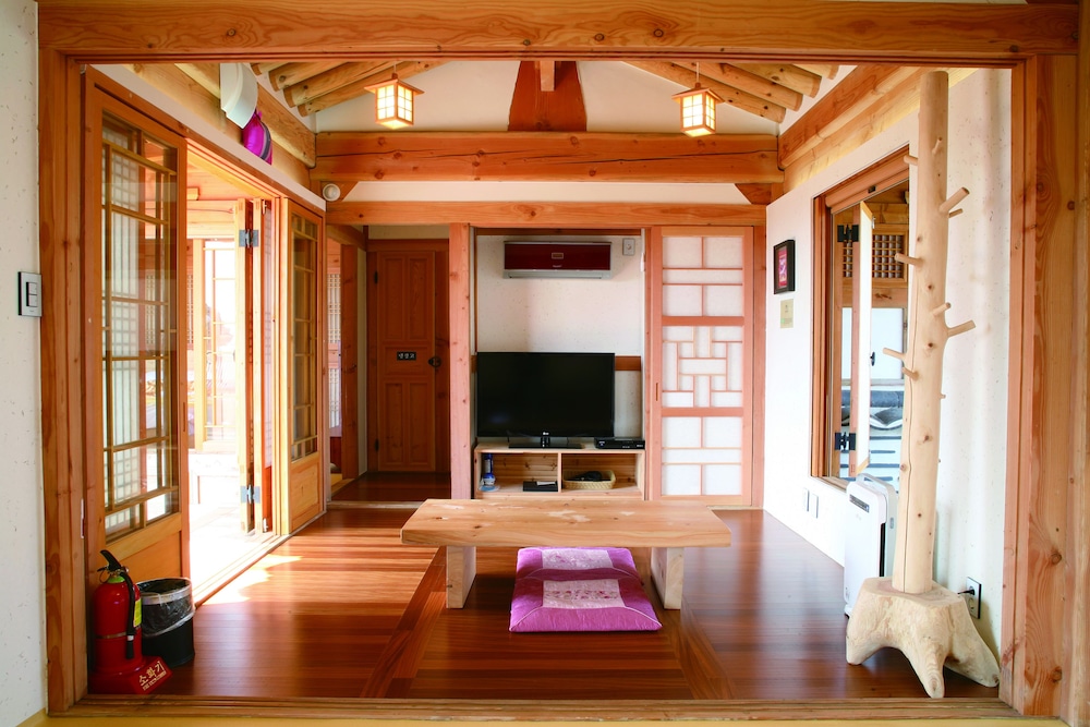 Youngsanjae Hanok Hotel 40/44