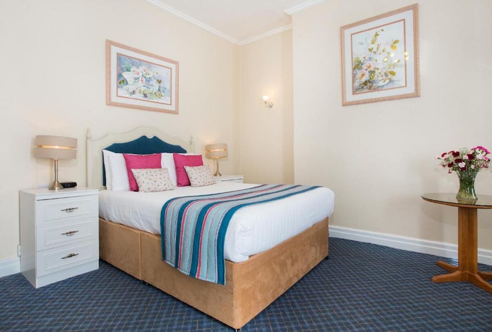 Livermead Cliff Hotel 9/43