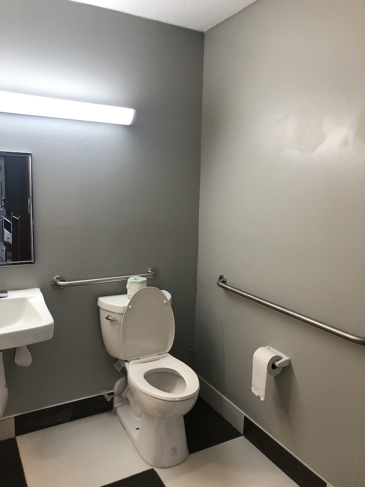 Scottish Inn 11/36