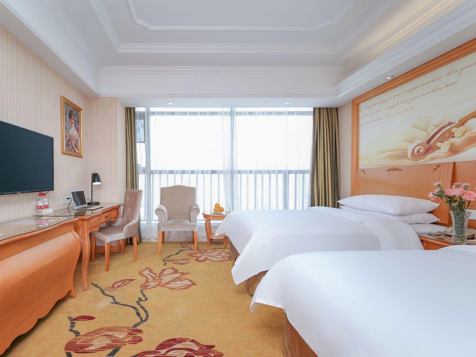 Vienna International Hotel (Wuhan Guanggu Railway Station Huanglongshan Metro Station) 9/23