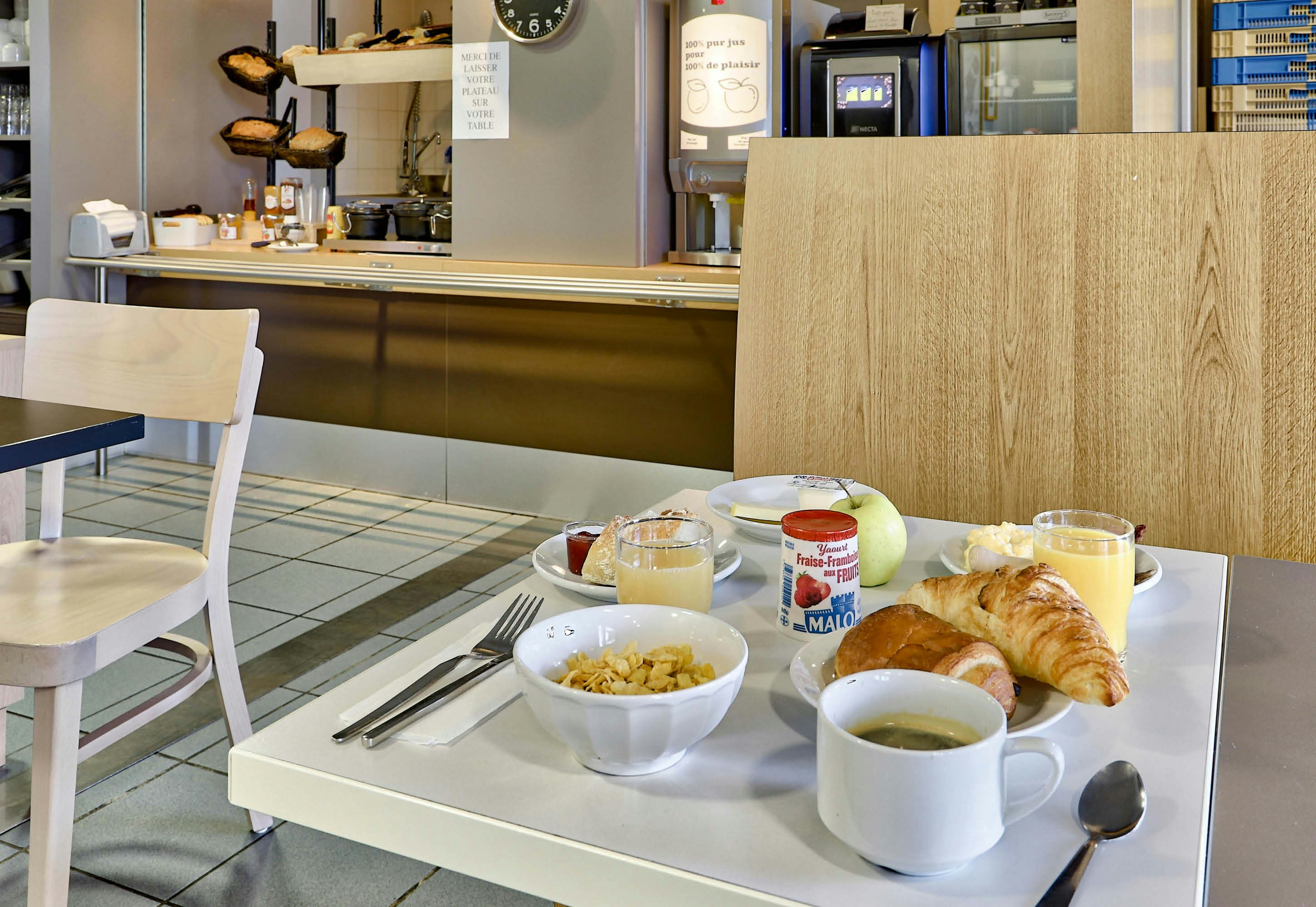 B&B Hotel Clermont Ferrand Le Brezet Aeroport 17/28