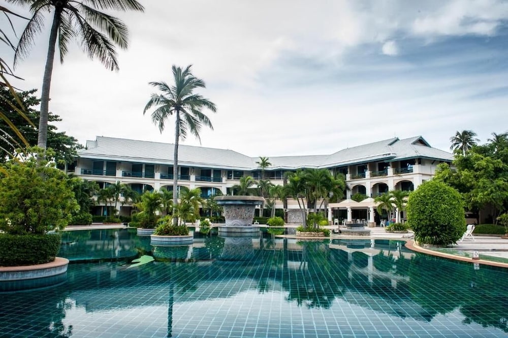 Phi Phi Island Cabana Hotel 11/69
