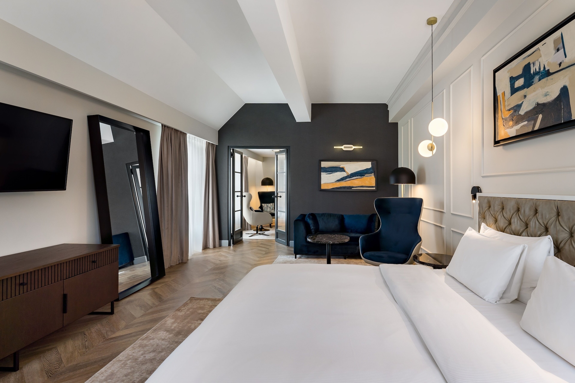 Junior Suite, King Bed, Old Town View, Balcony