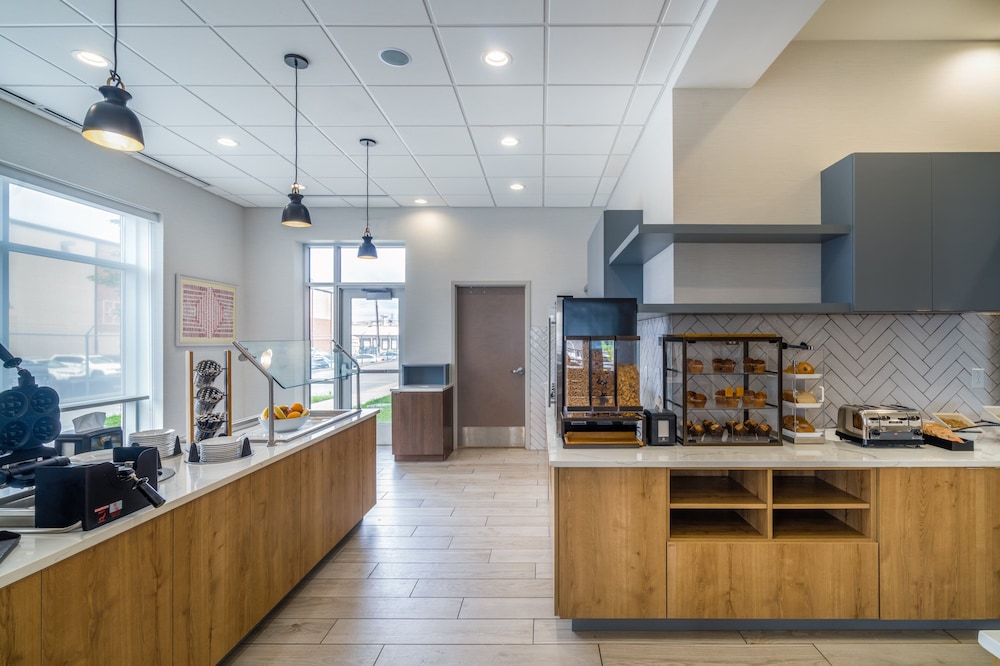 Staybridge Suites Louisville - Expo Center 25/31