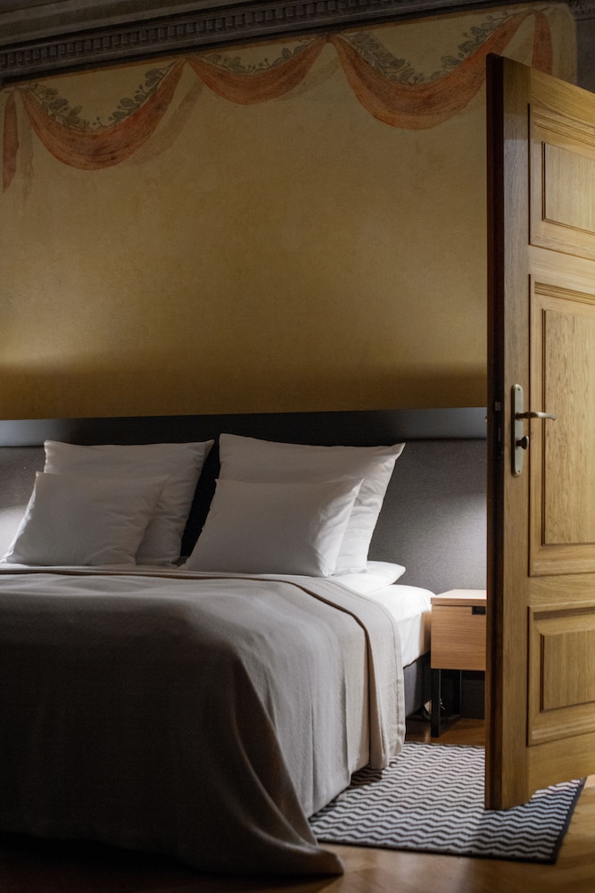 Stradonia Serviced Apartments 14/76
