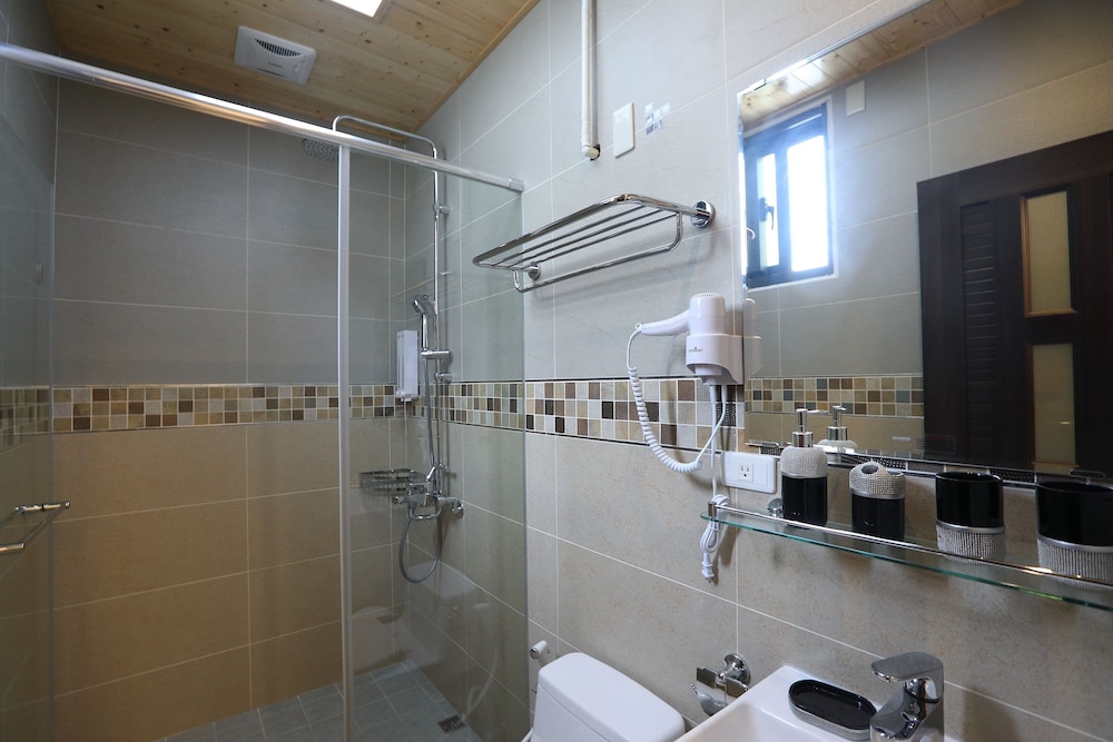 Happiness Station B&B 49/50