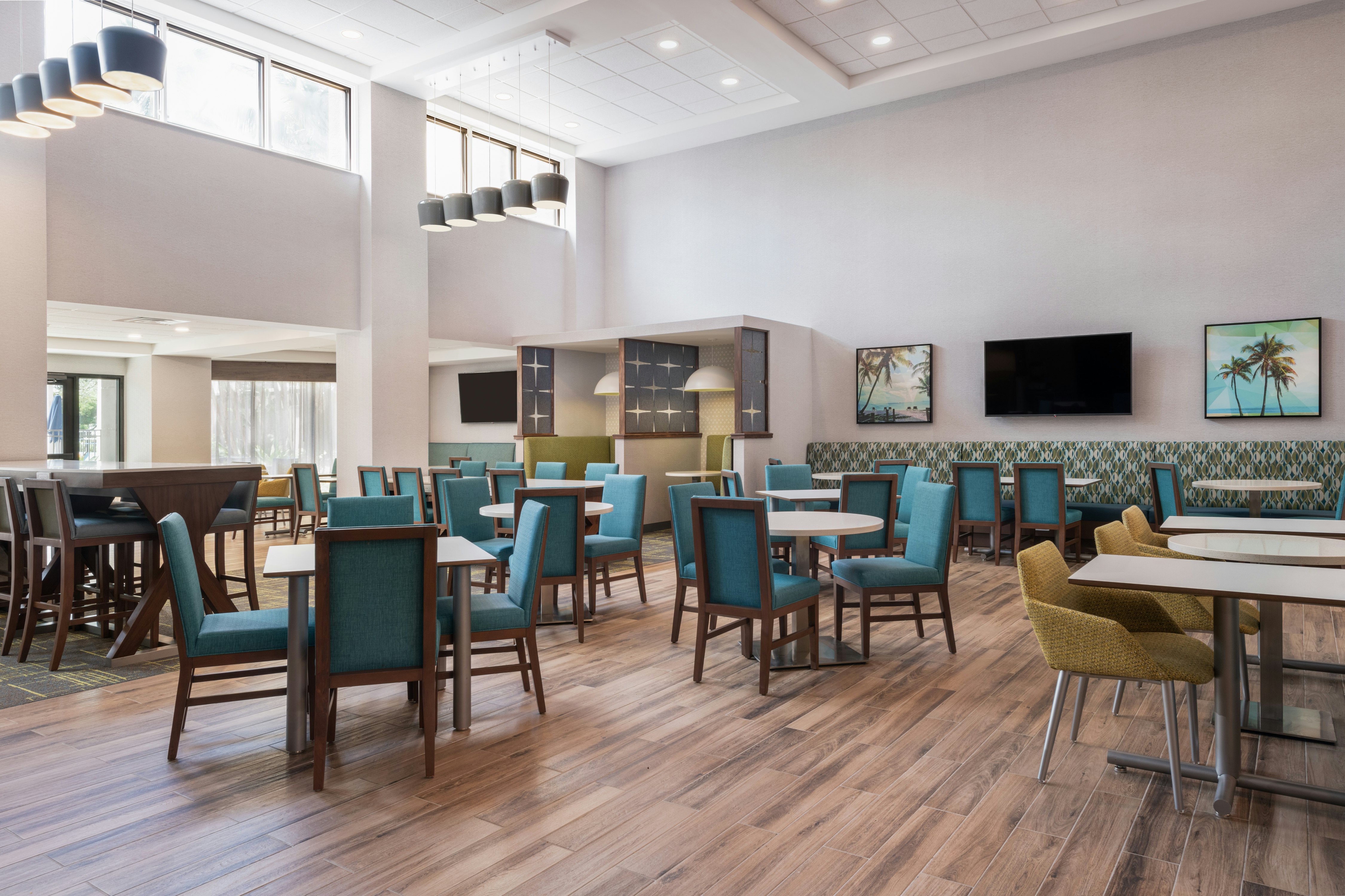 Hampton Inn & Suites Fort Myers Beach/Sanibel Gateway 11/13