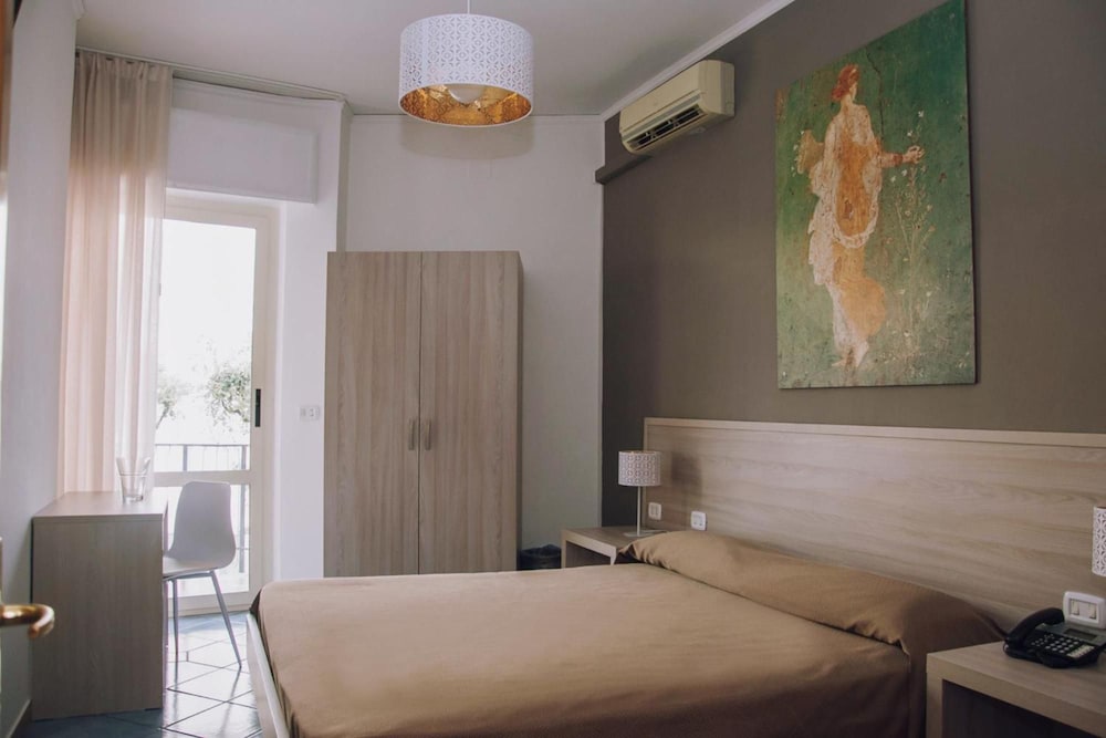 Hotel Piccolo Sogno 48/50