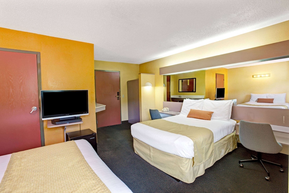 Efficiency, 2 Queen Beds