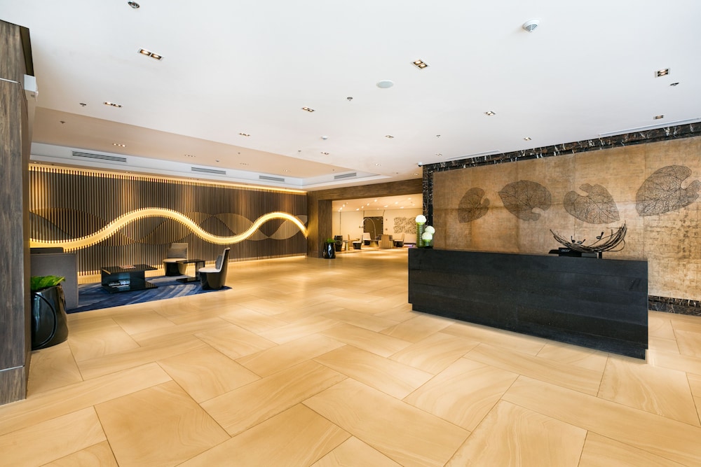 CSuites at 8 Newtown Residences 19/50