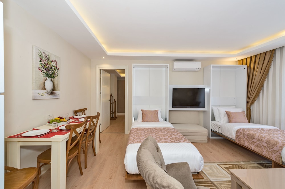 Gen Suites 27/50