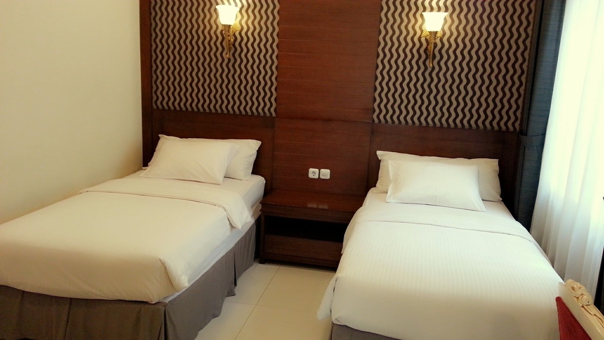 Deluxe, Twin Beds