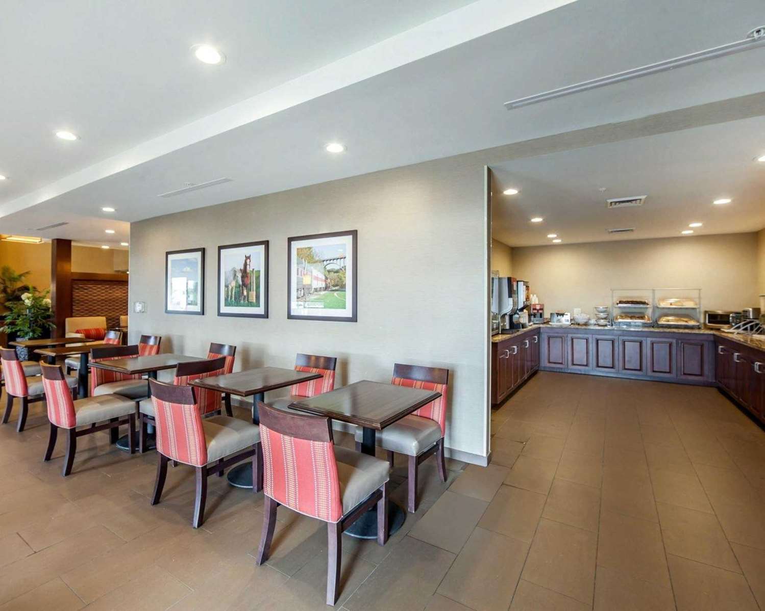 Comfort Suites Marietta Parkersburg 29/49