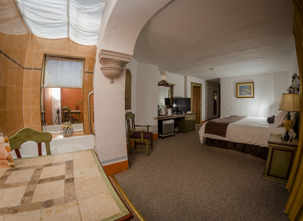 Howard Johnson by Wyndham Morelia Calle Real 33/63