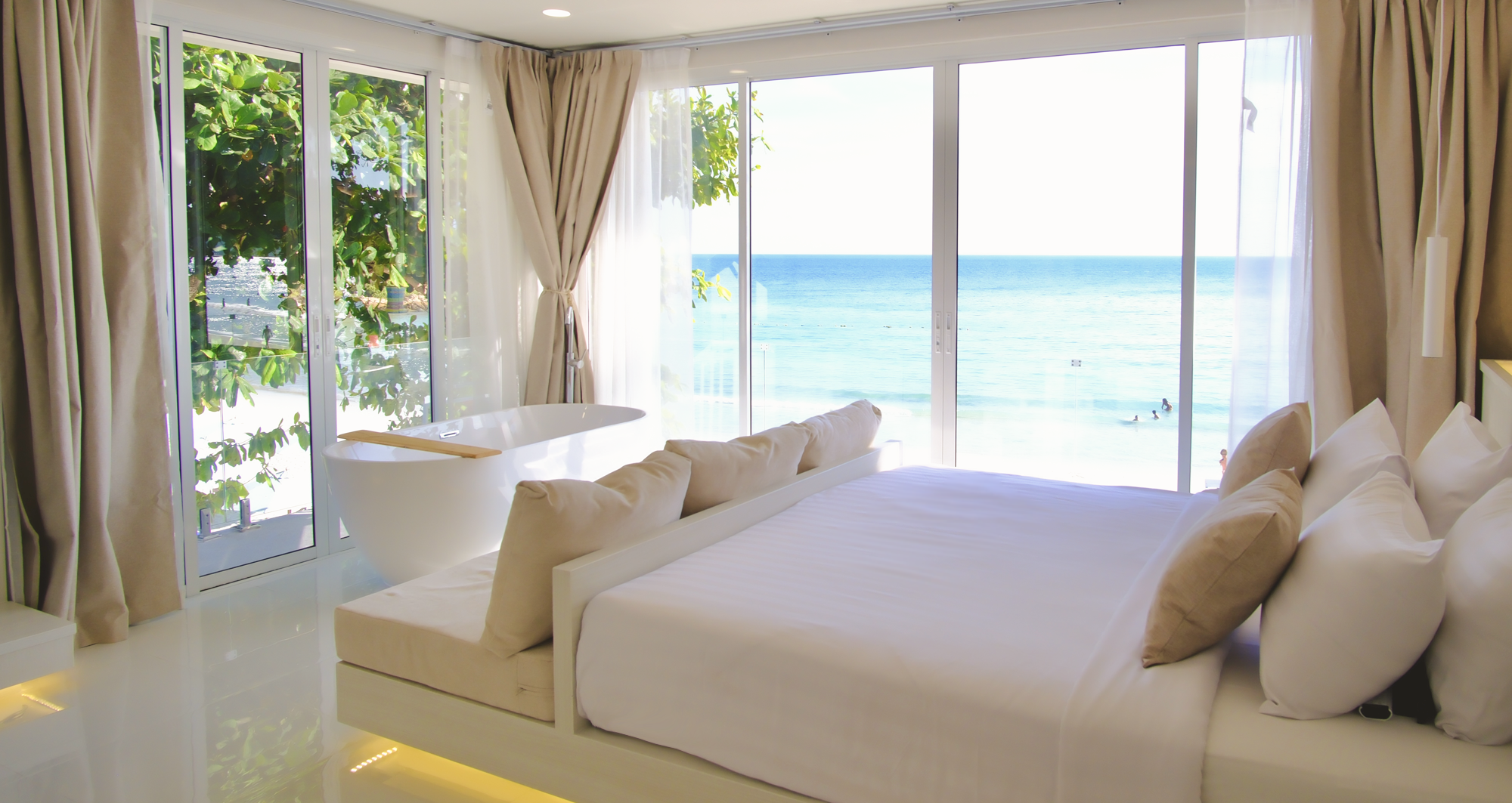 Room, King Bed, Ocean Front, Skybath