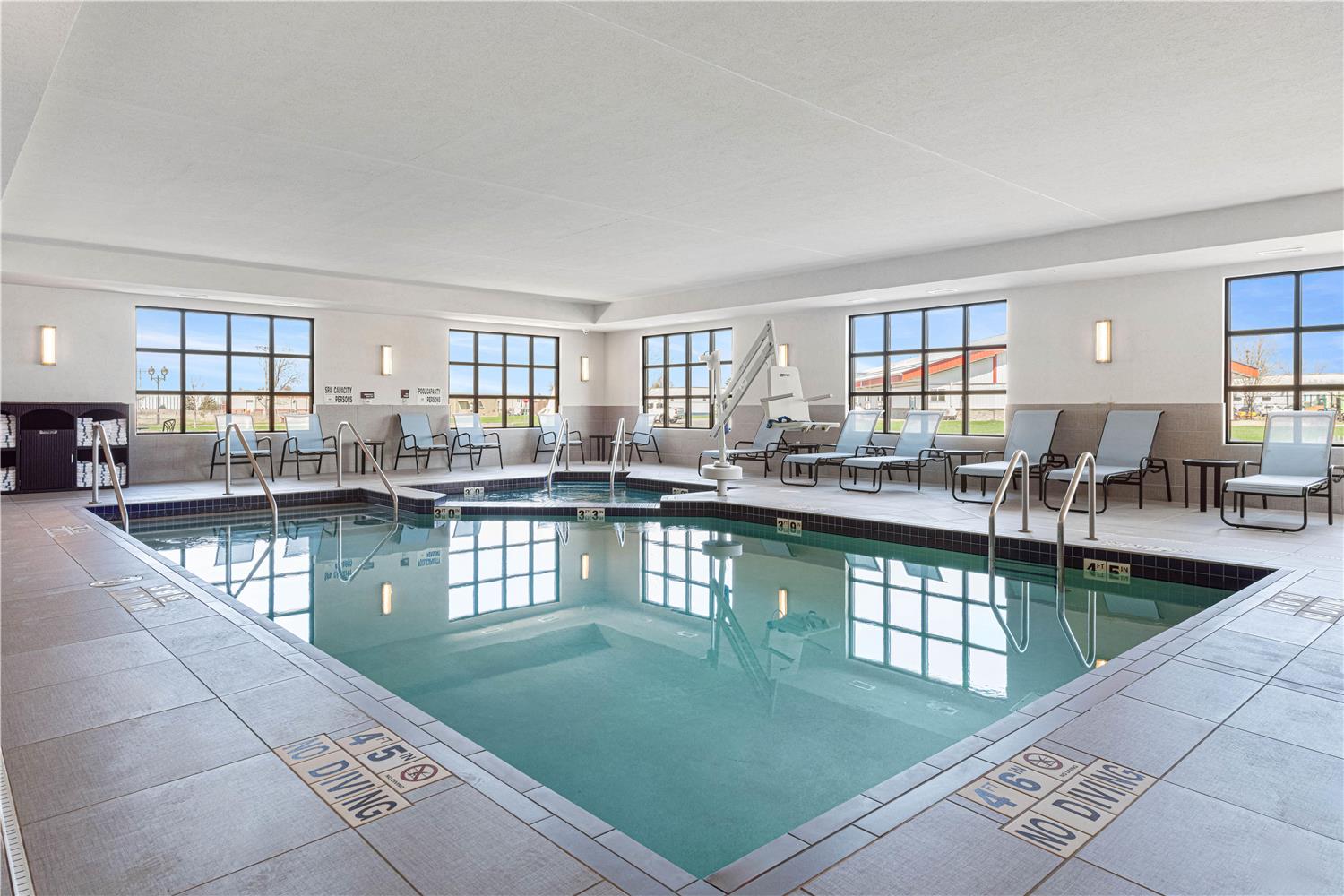 Best Western Plus New Richmond Inn & Suites 22/40