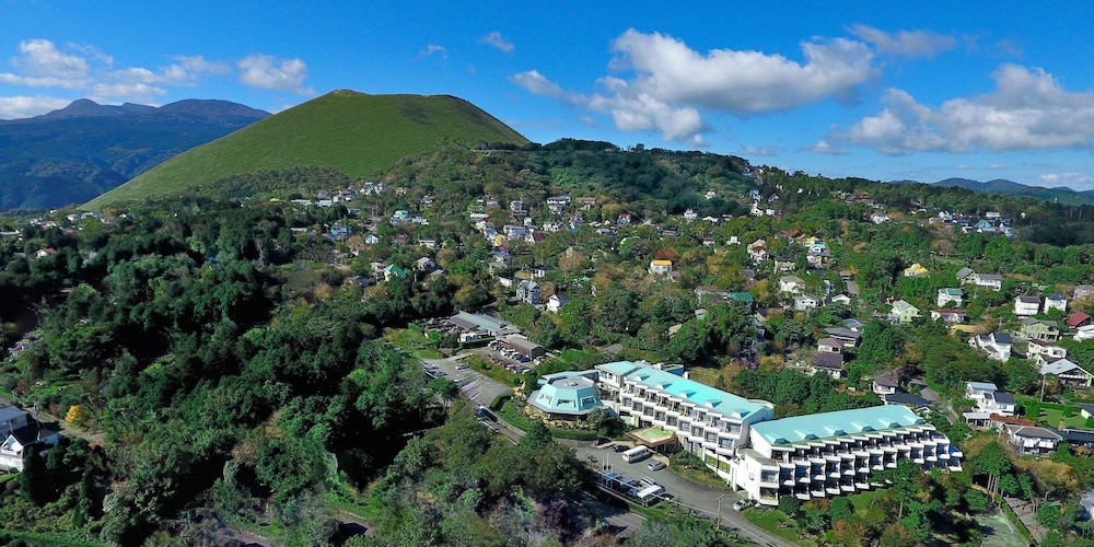 Izukogen Wanwan Paradise Hotel & Cottage 56/57