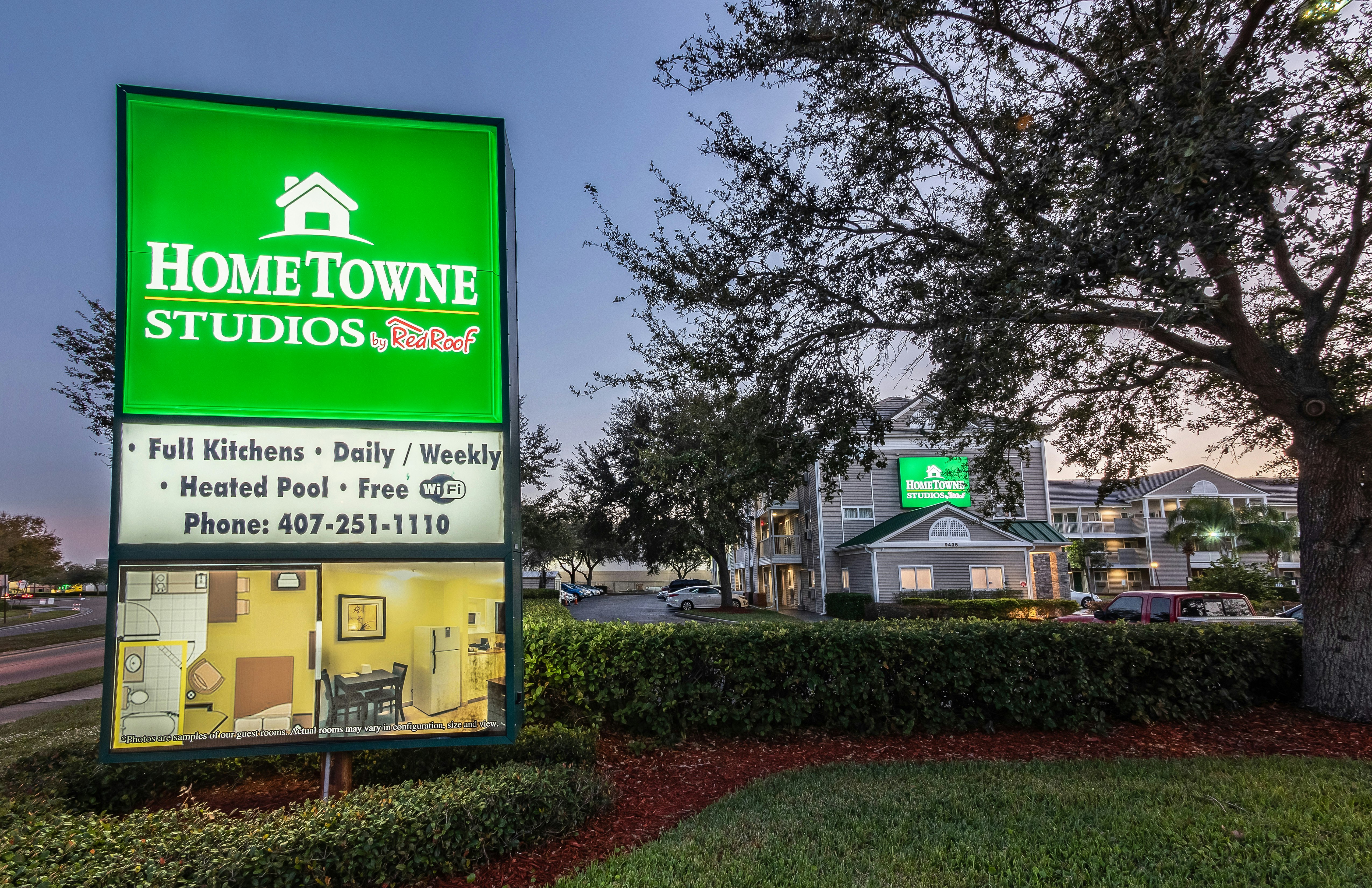 HomeTowne Studios by Red Roof Orlando South 2/42