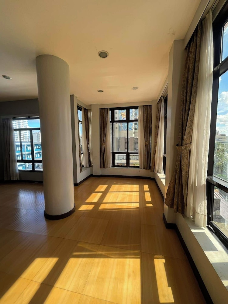 Fuente Oro Business Suites 52/68