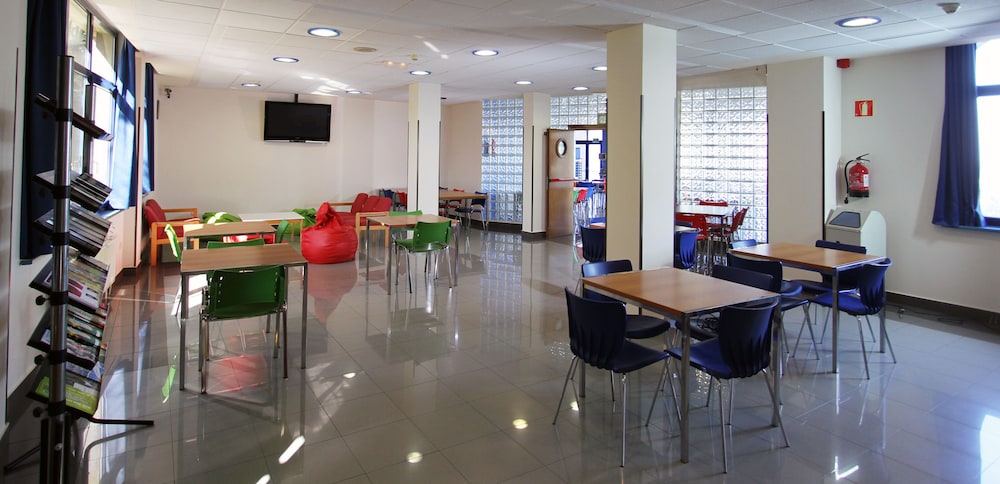 Bilbao Aterpetxea Hostel 23/37