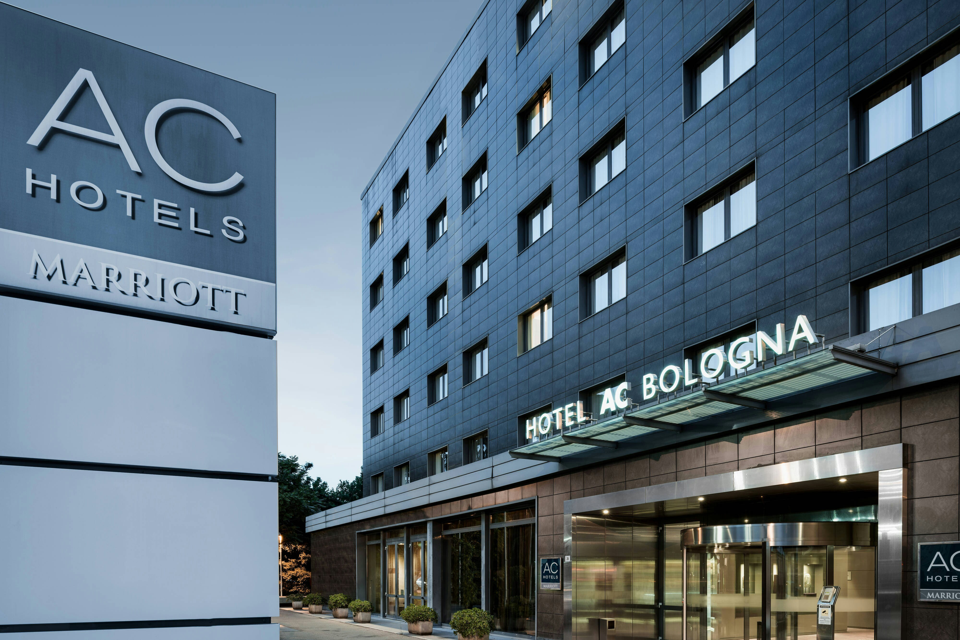 AC Hotel Bologna by Marriott 3/77