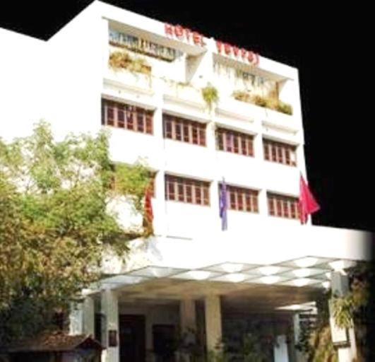 Hotel Yuvraj 1/35