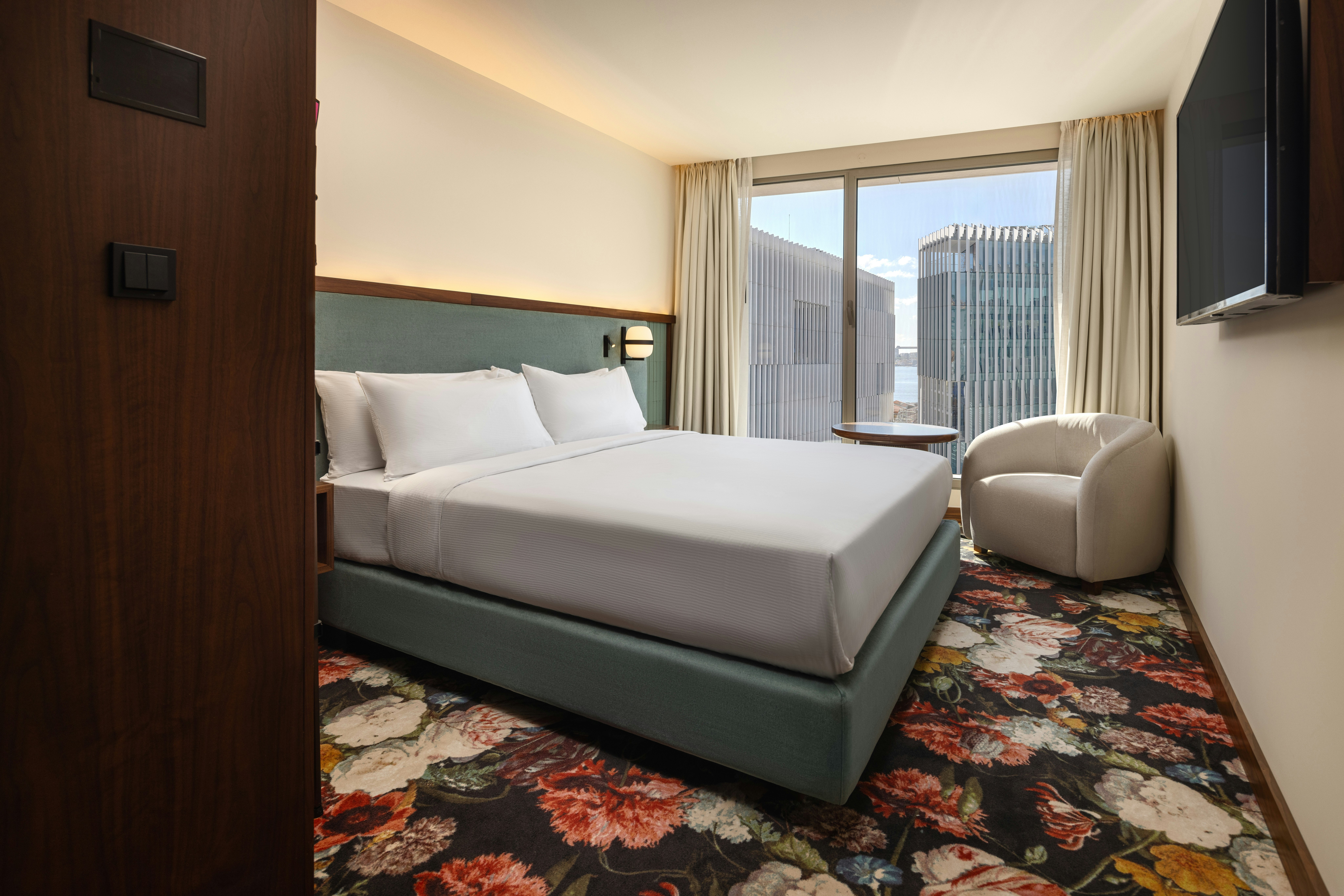 SUPERIOR, KING BED