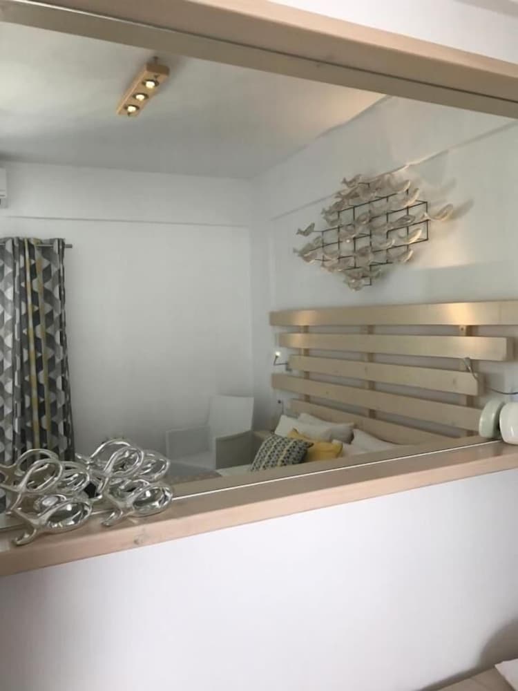Yanna Luxury Suites 44/47